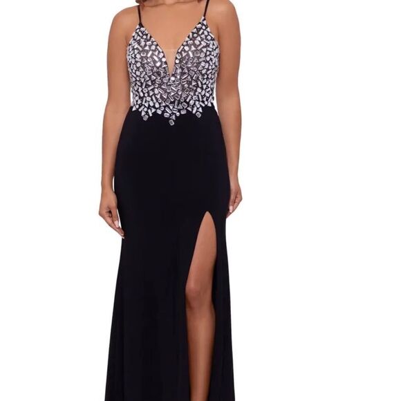 🎀 Nwot Xscape embellished gown in black size 6 - Picture 6 of 15